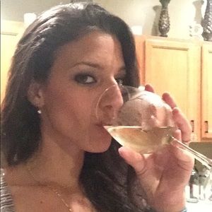 Meet your Posher, Chanel